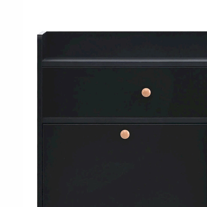 Minimalistinen monikäyttöinen puinen kenkäkaappi