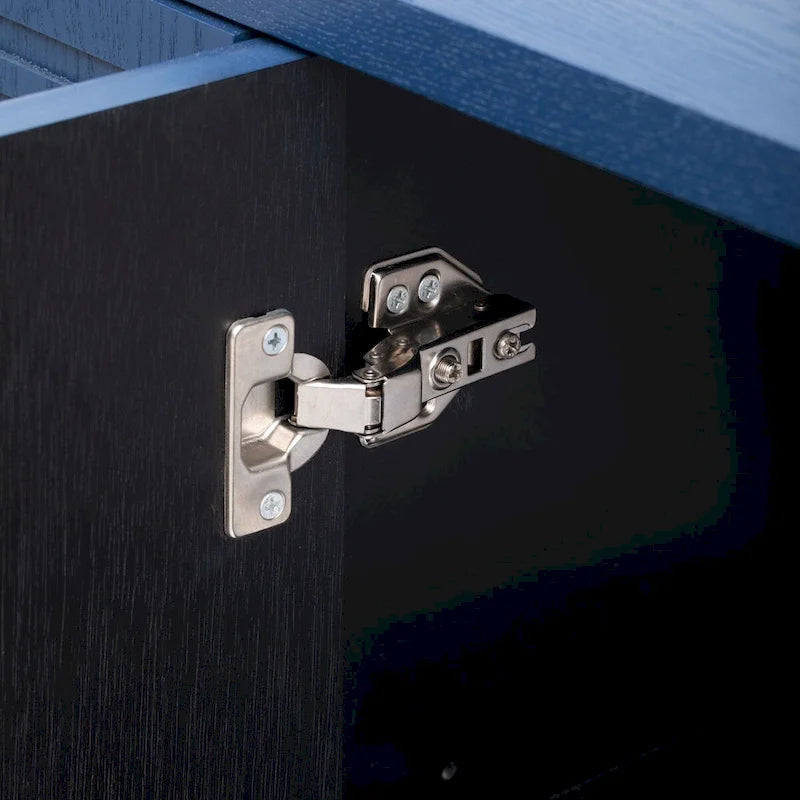 Sideboard im Retro-Stil mit verstellbaren Einlegeböden