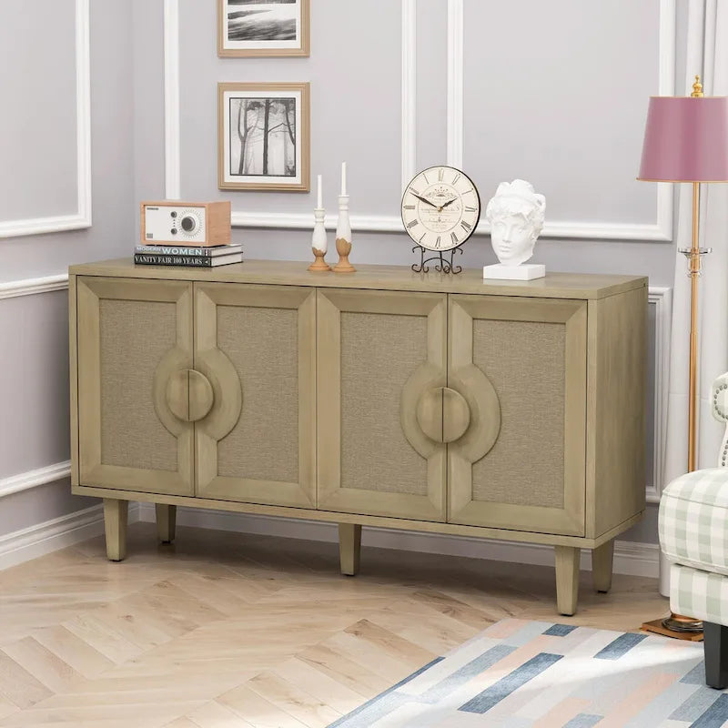 Armario vintage para ropa de cama con cuatro puertas y tiradores de media luna