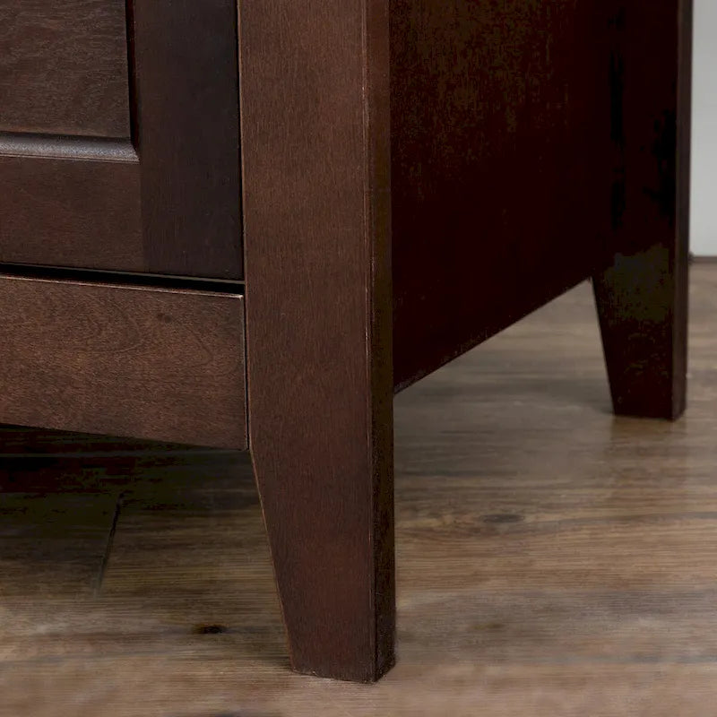 Cómoda de cajones de madera pintada con aerosol