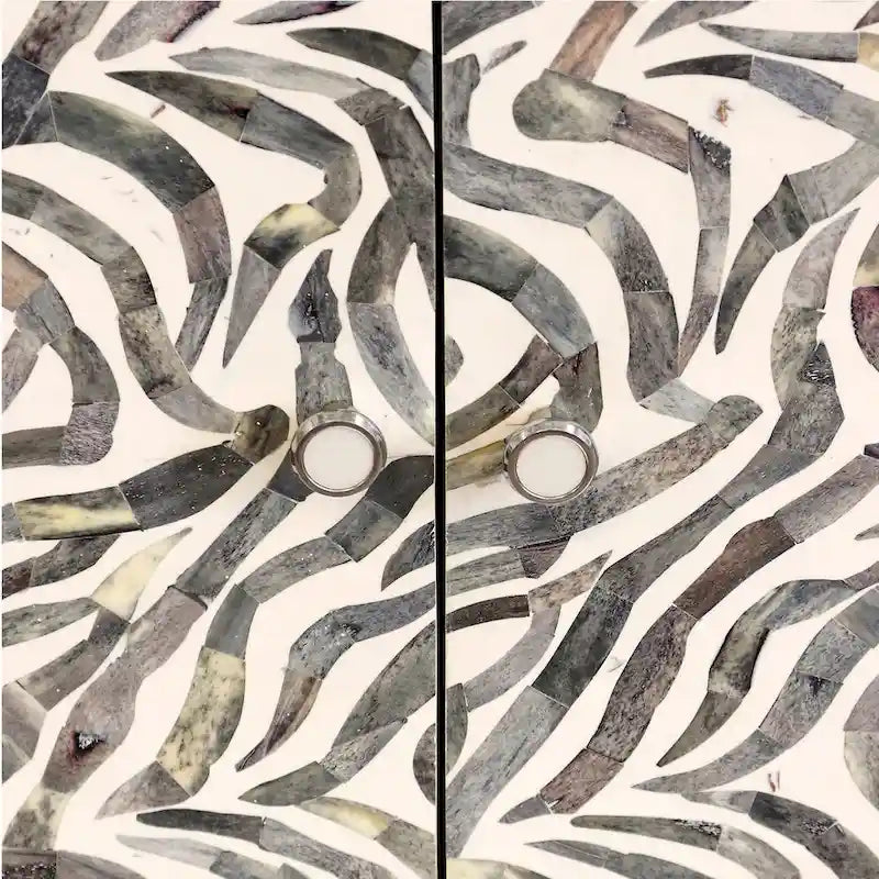 Armario con puerta de mosaico de hueso en marfil y gris